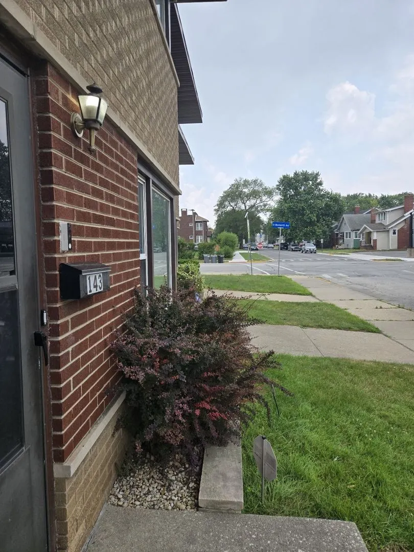 143 157th Street 143 IL