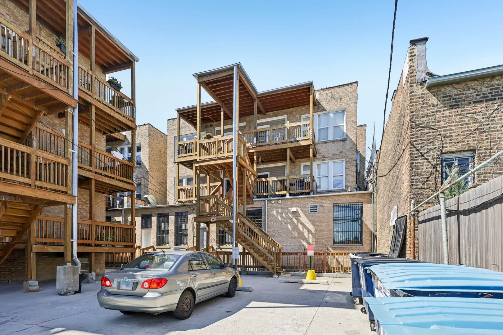 5607 N CLARK Street 2 IL