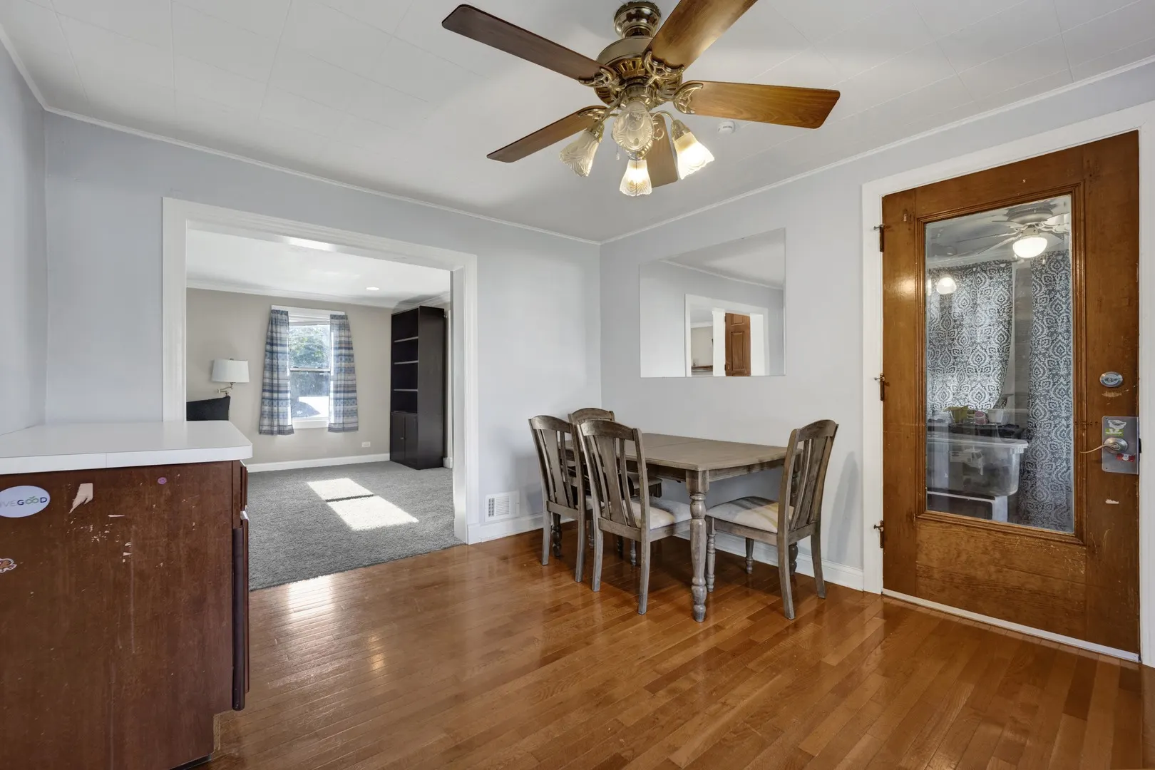 432 E 8TH Street IL
