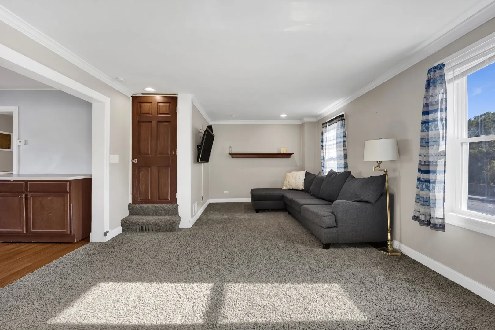 432 E 8TH Street IL