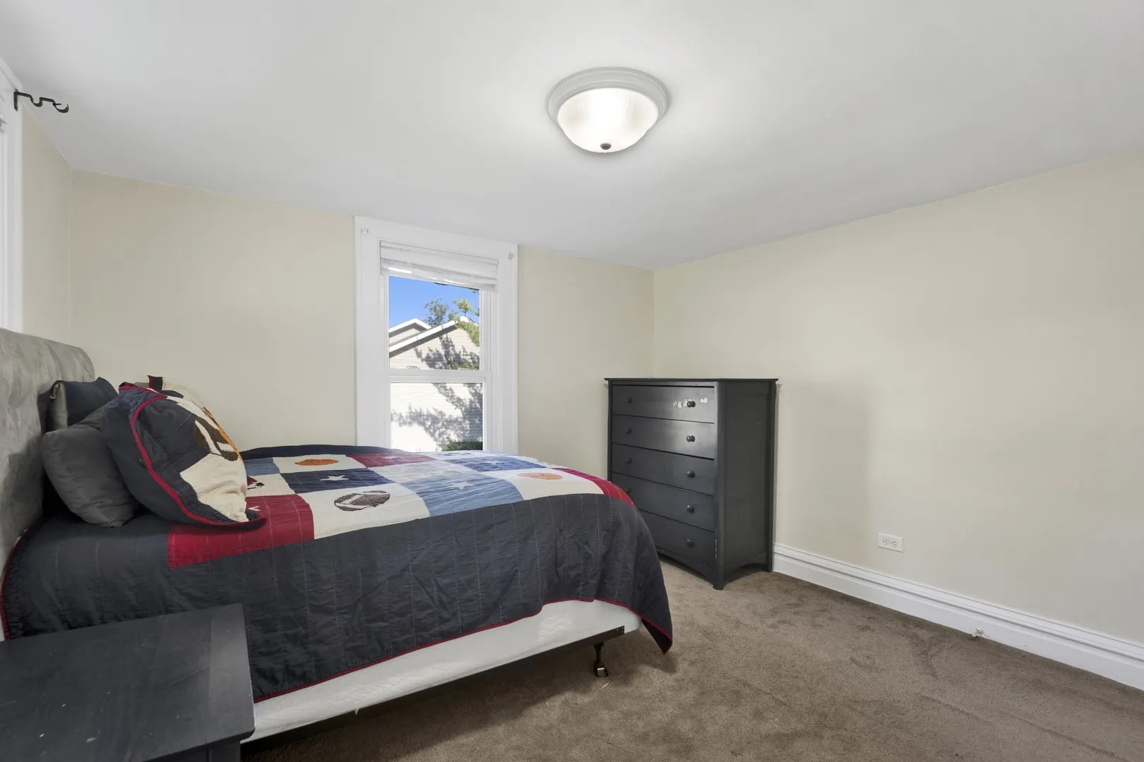 432 E 8TH Street IL