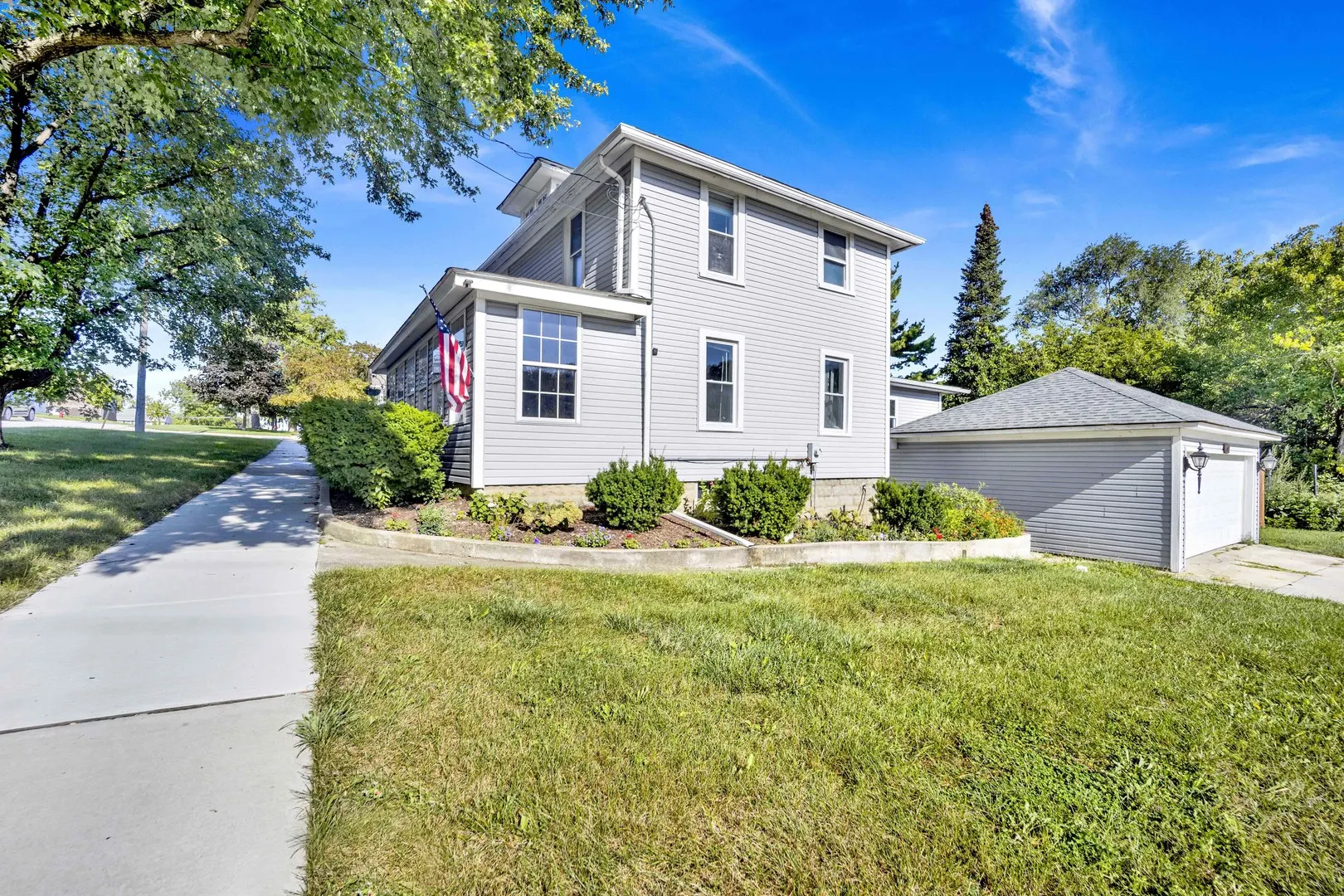 432 E 8TH Street IL