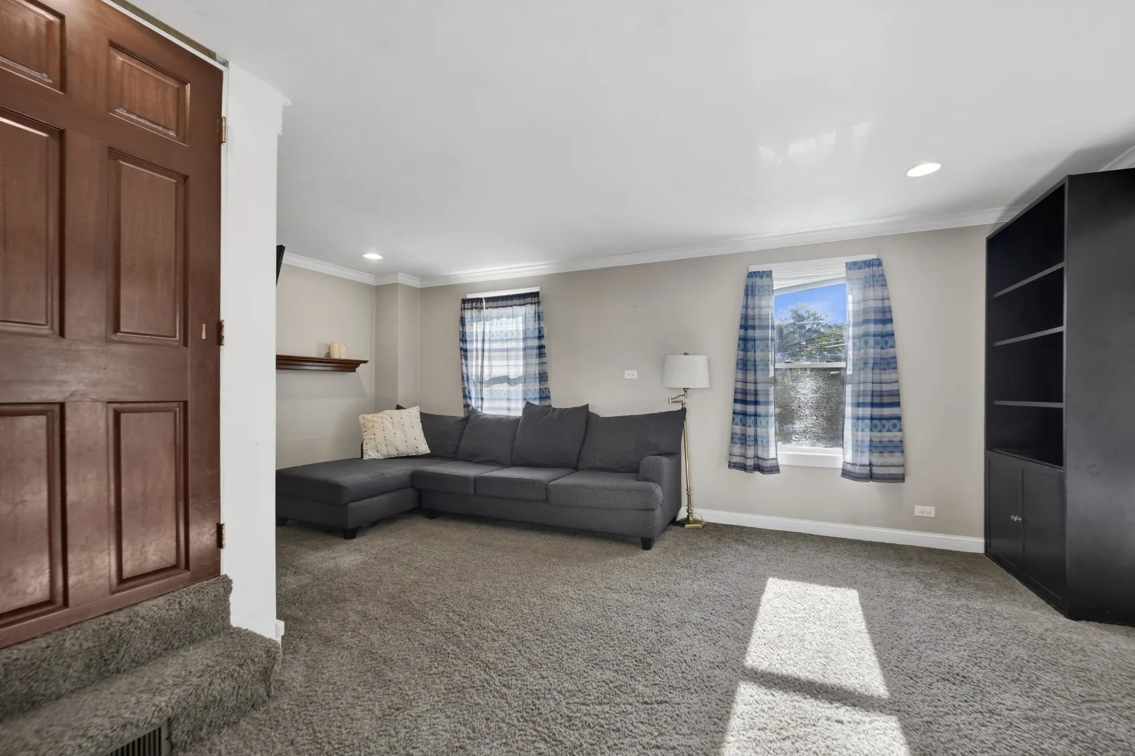 432 E 8TH Street IL