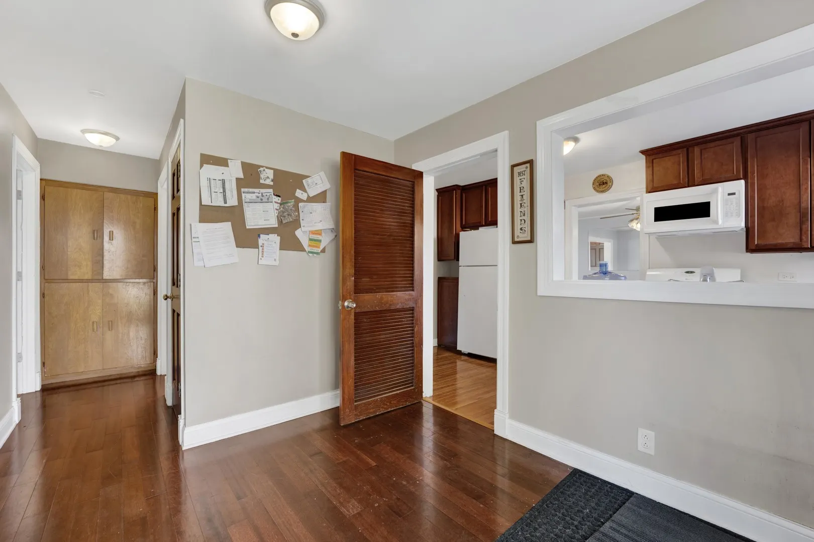 432 E 8TH Street IL