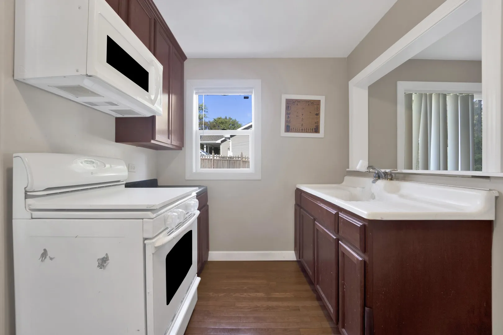 432 E 8TH Street IL