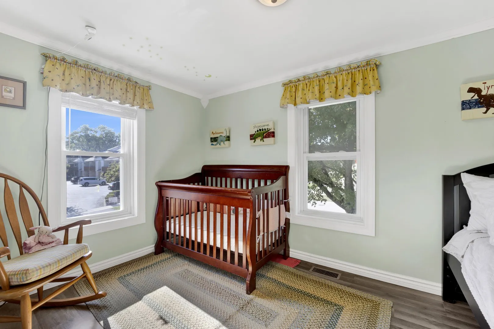 432 E 8TH Street IL