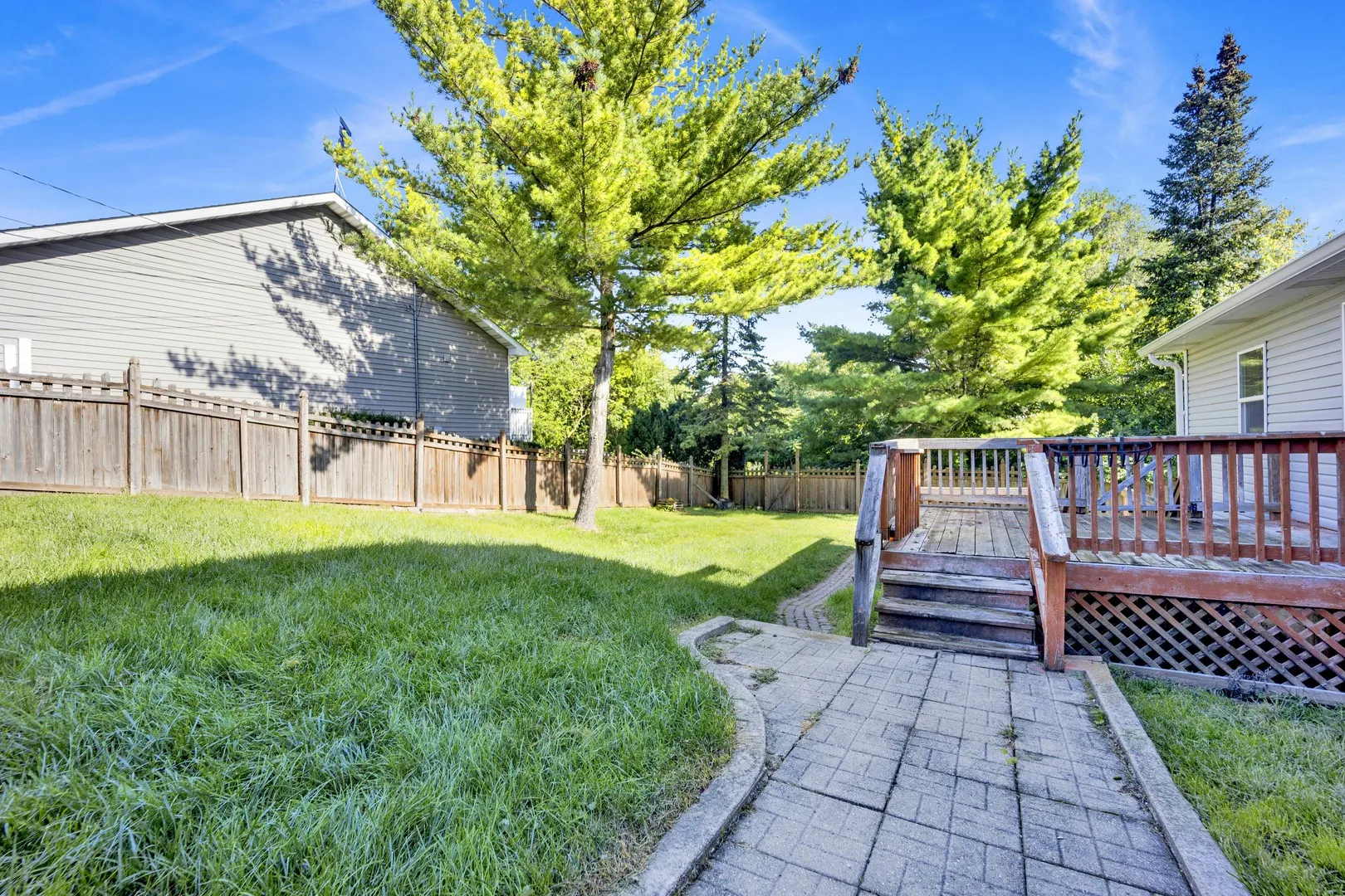 432 E 8TH Street IL