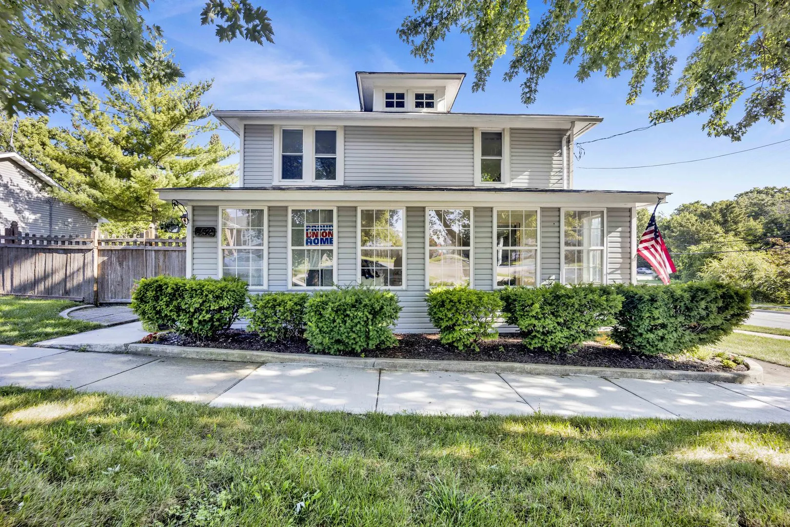 432 E 8TH Street IL