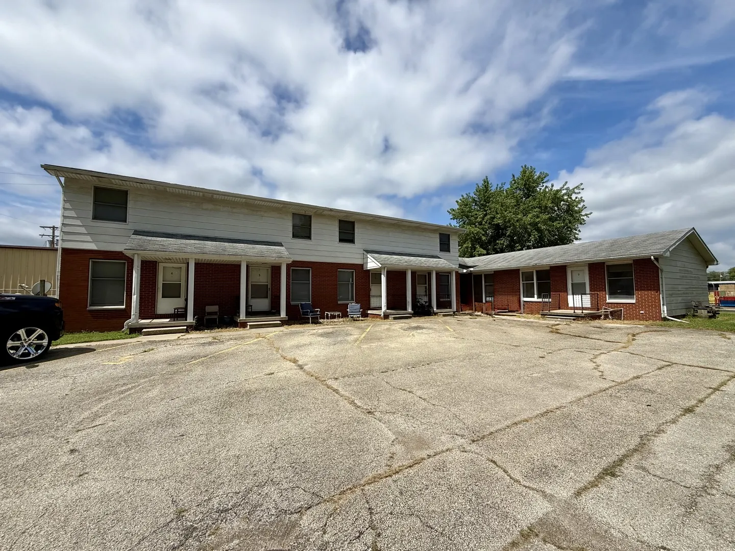631 E Grove Avenue IL