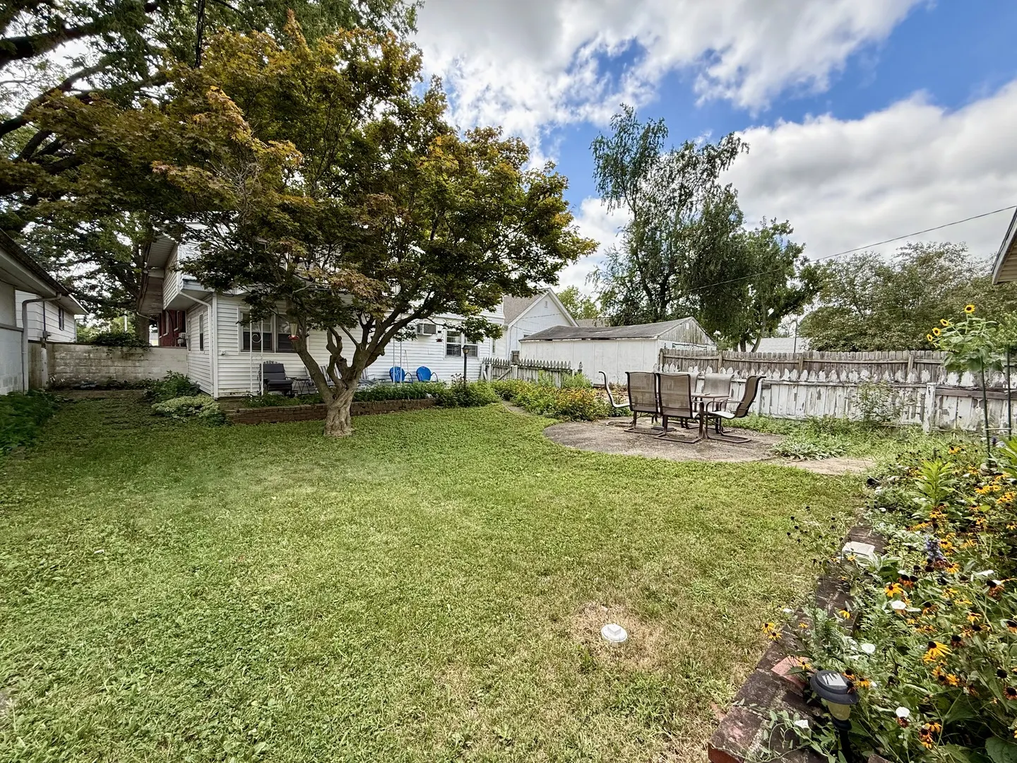631 E Grove Avenue IL