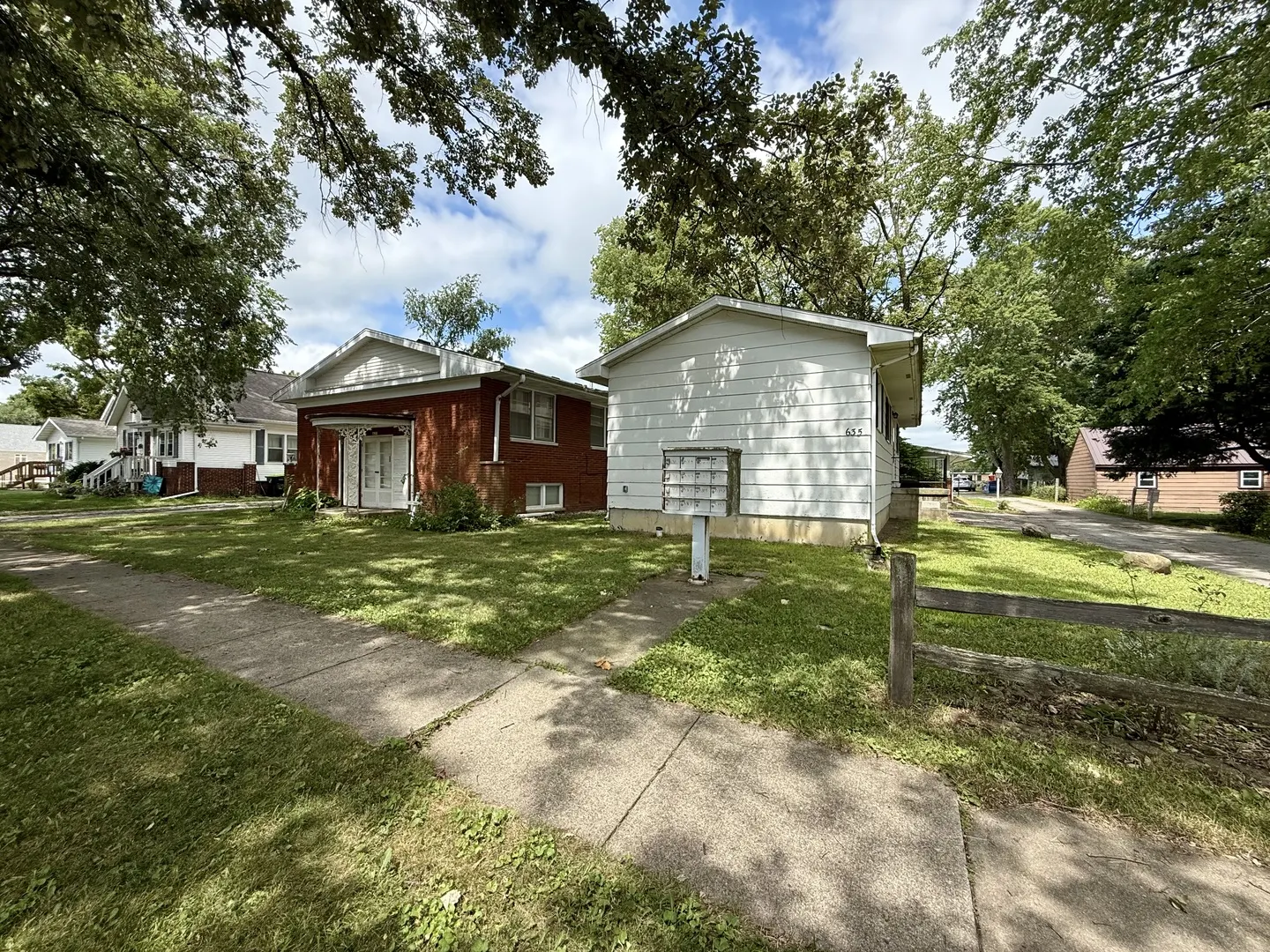 631 E Grove Avenue IL
