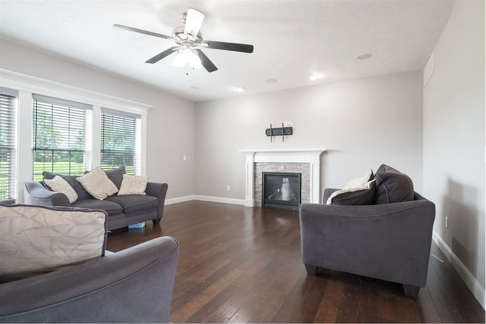 1525 Stoneroller Circle IL