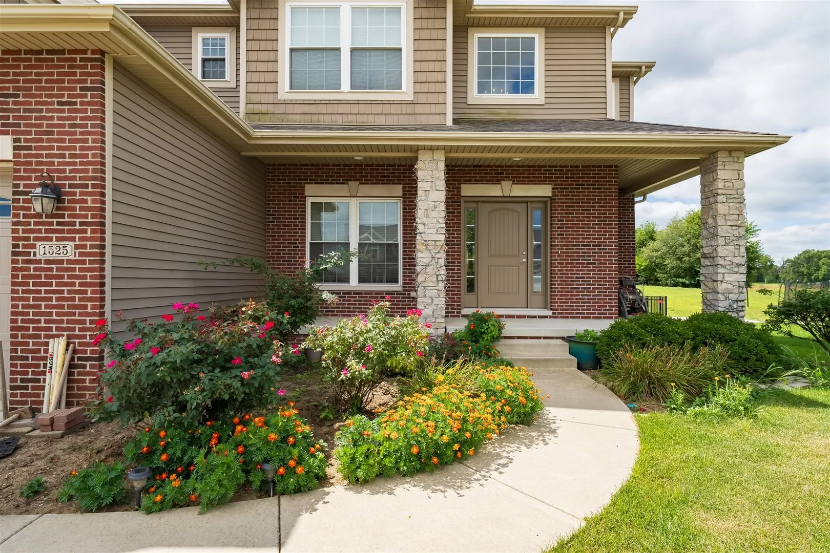 1525 Stoneroller Circle IL