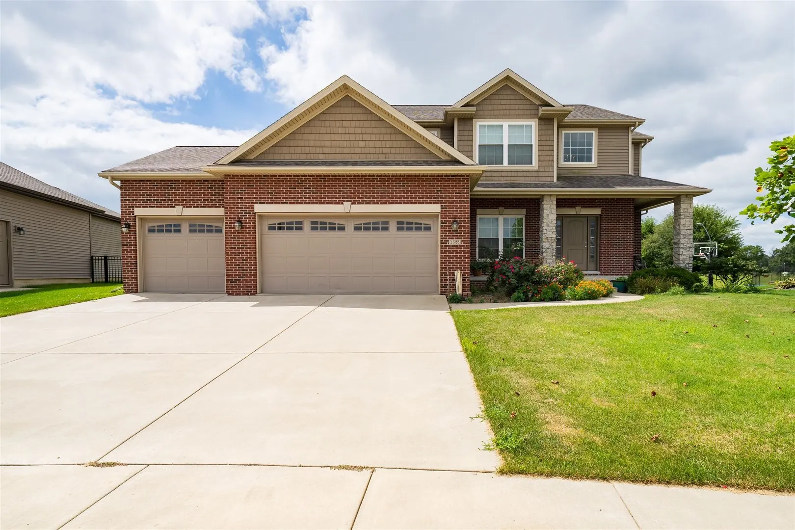 1525 Stoneroller Circle IL