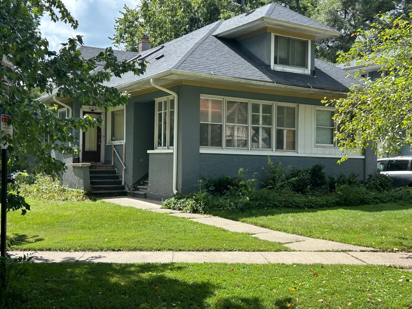 322 College Avenue IL