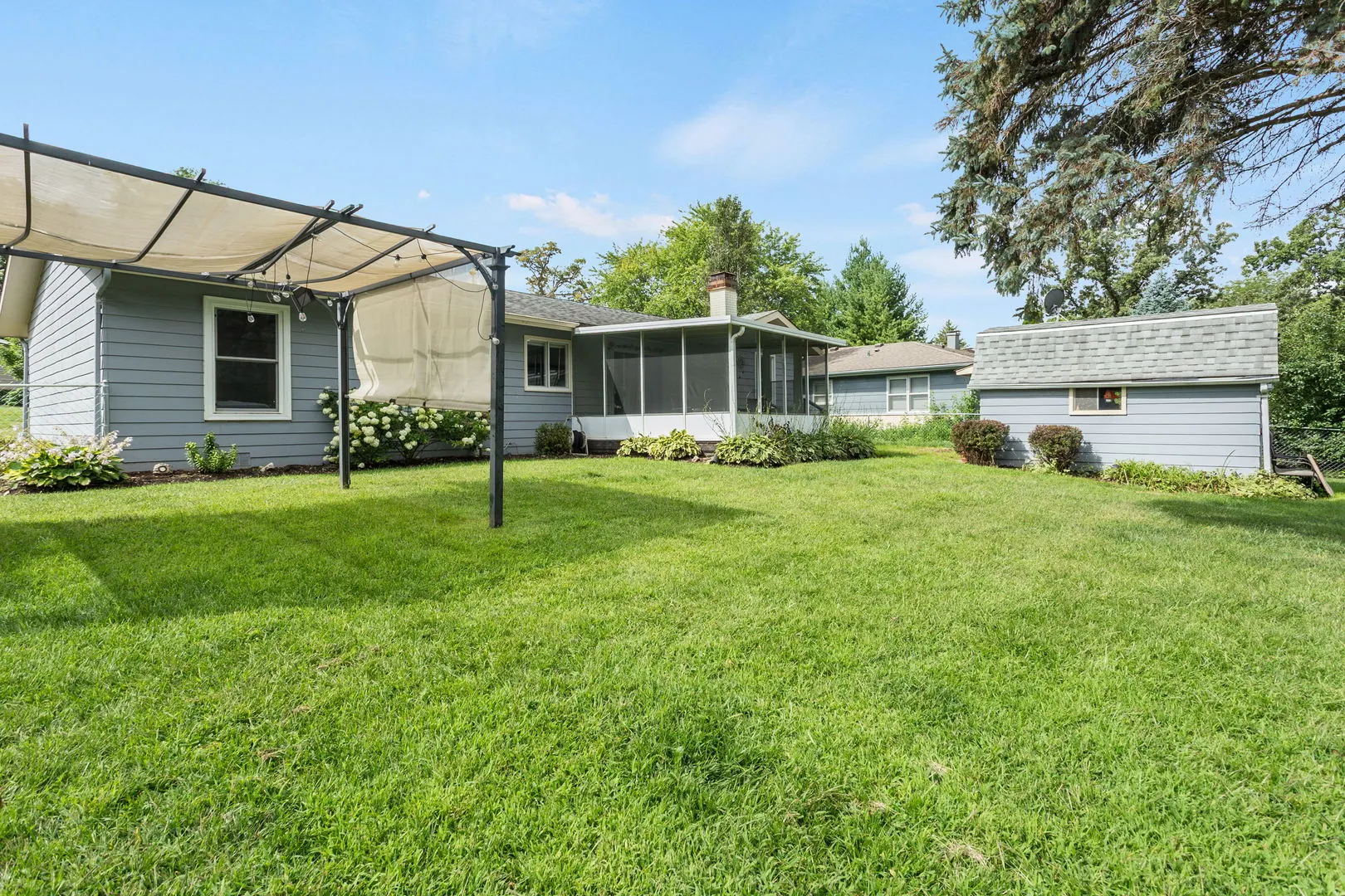 4718 W Cumberland Circle IL