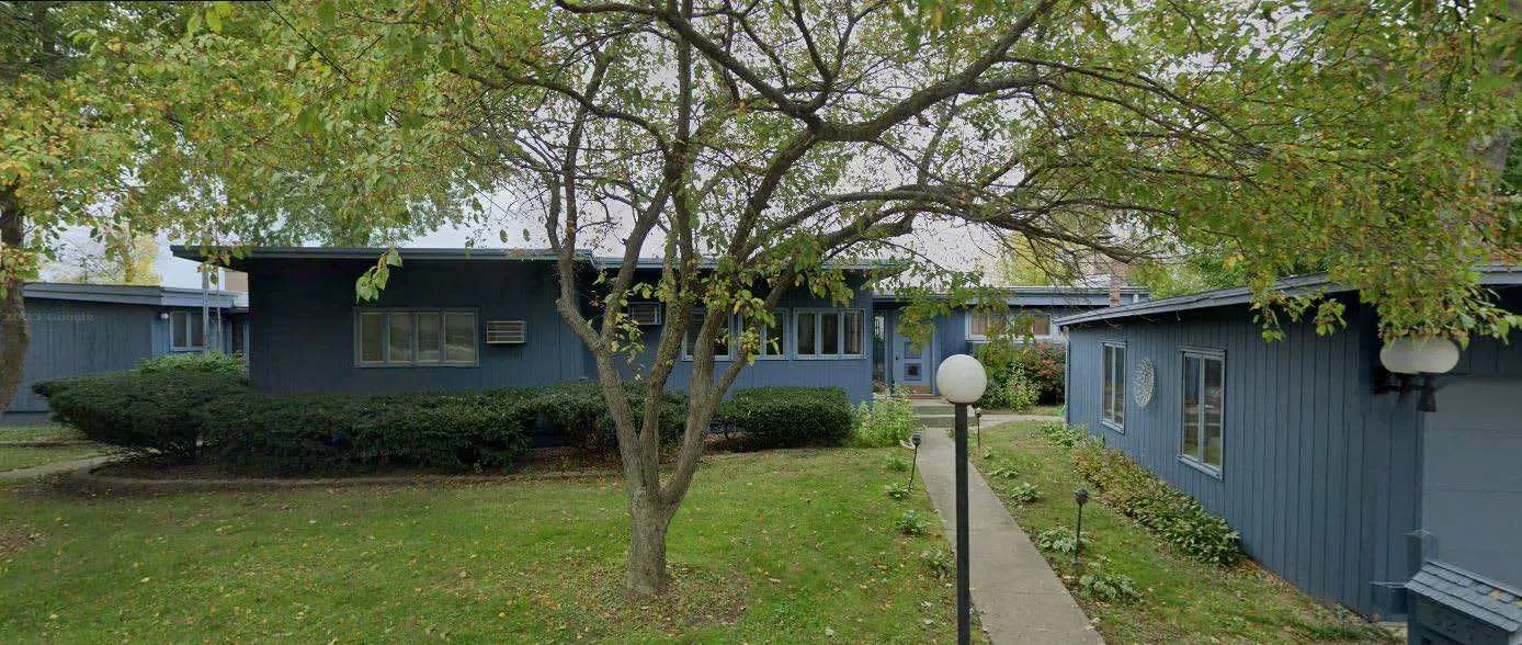 3233 N Bayview Lane IL