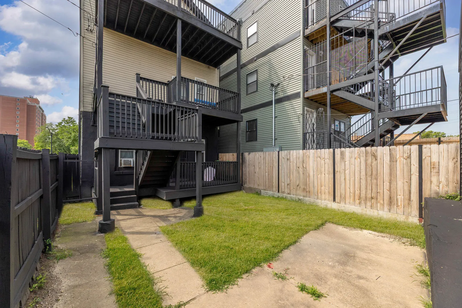 2526 W Monroe Street IL