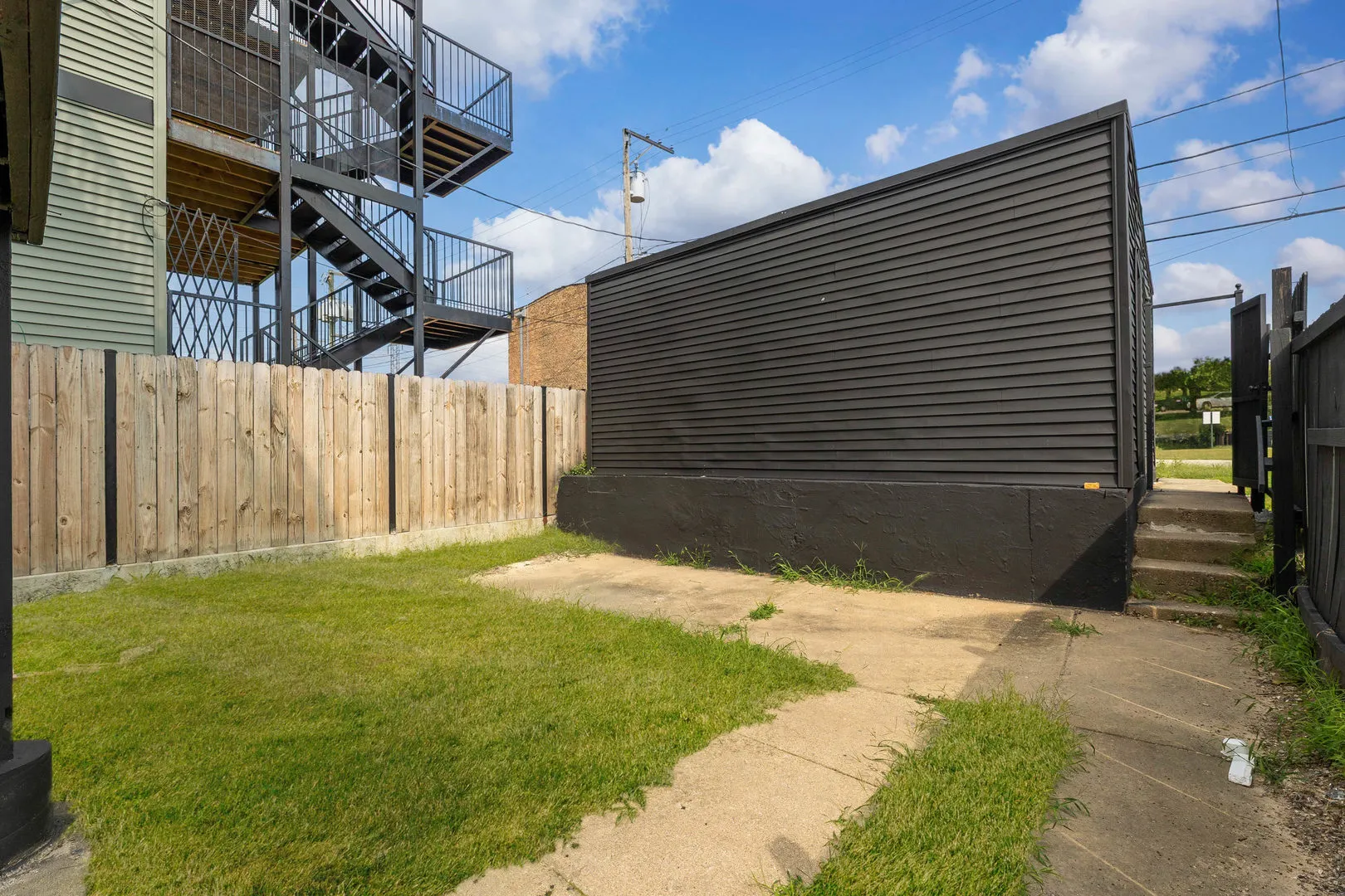 2526 W Monroe Street IL