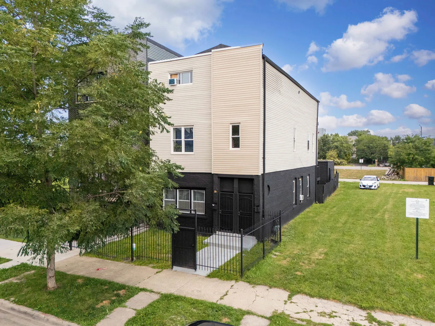 2526 W Monroe Street IL