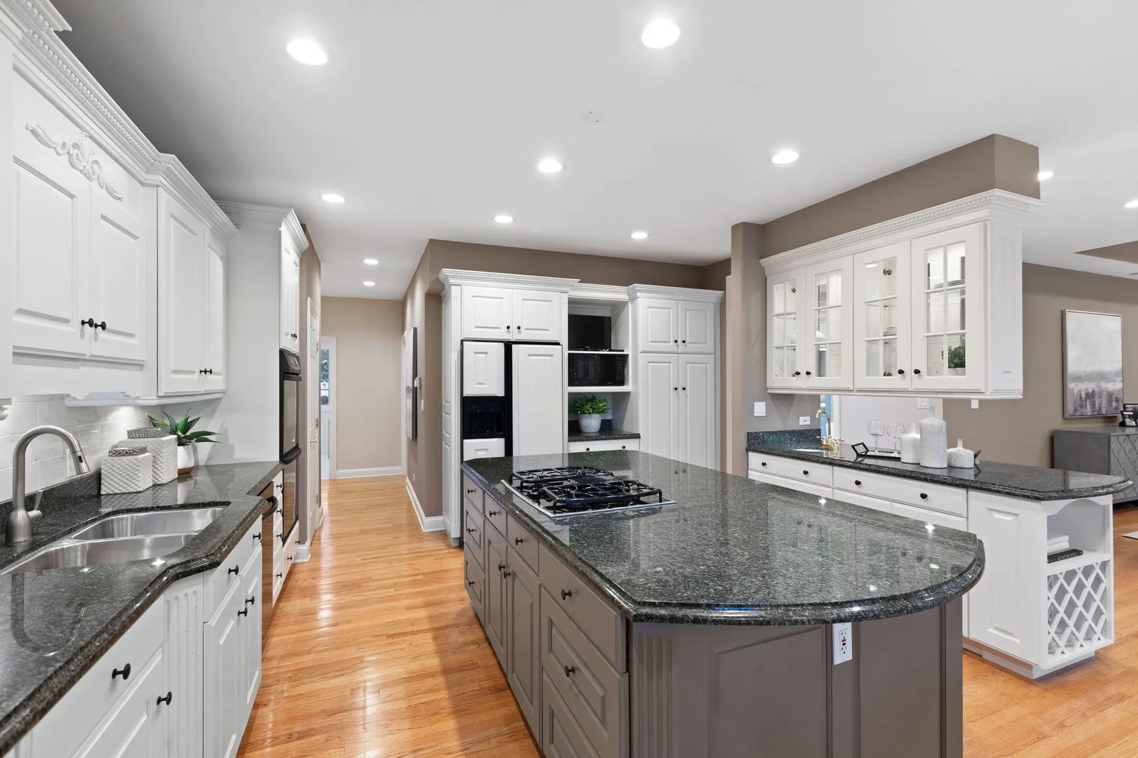 1830 W North Pond Lane IL