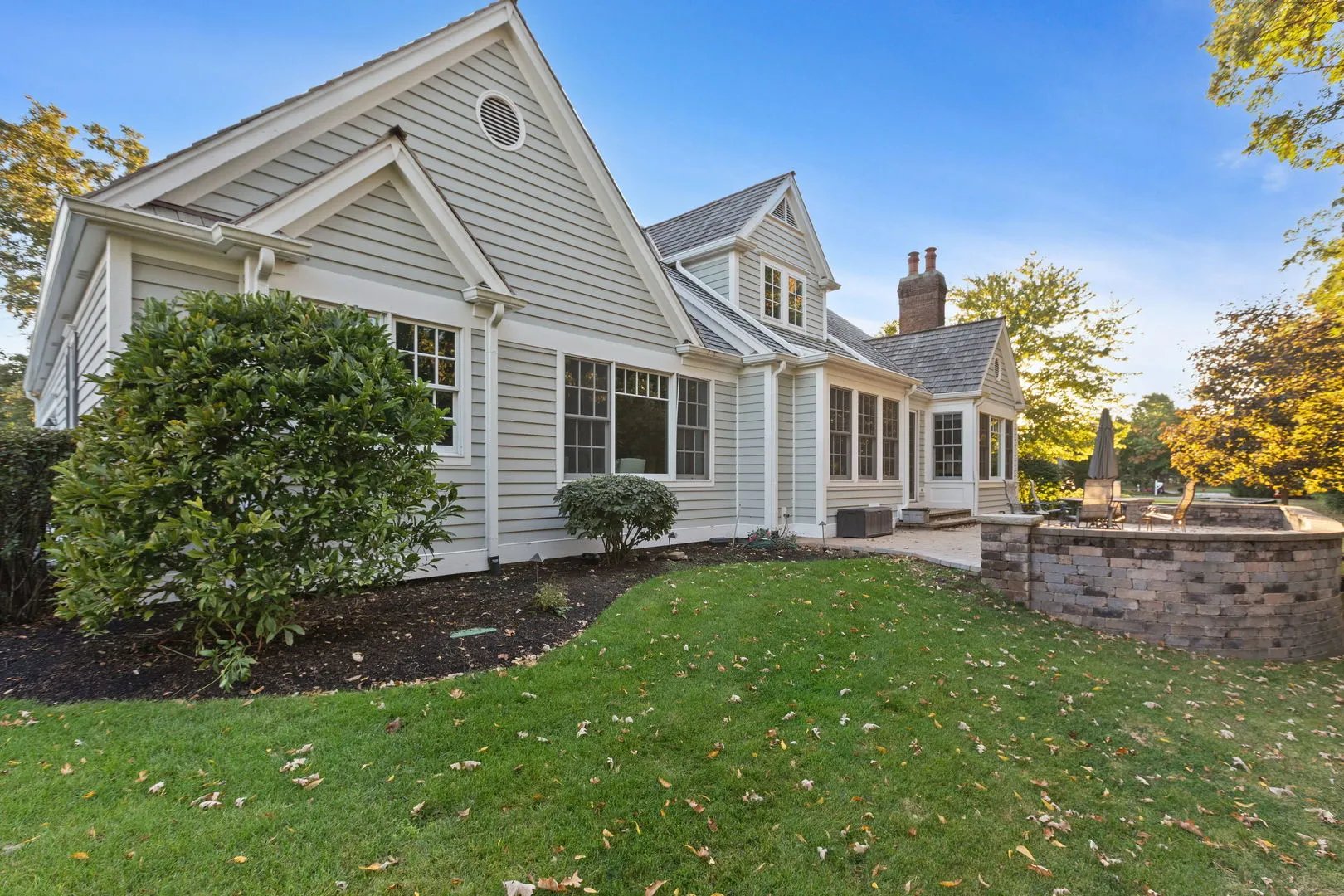 1830 W North Pond Lane IL