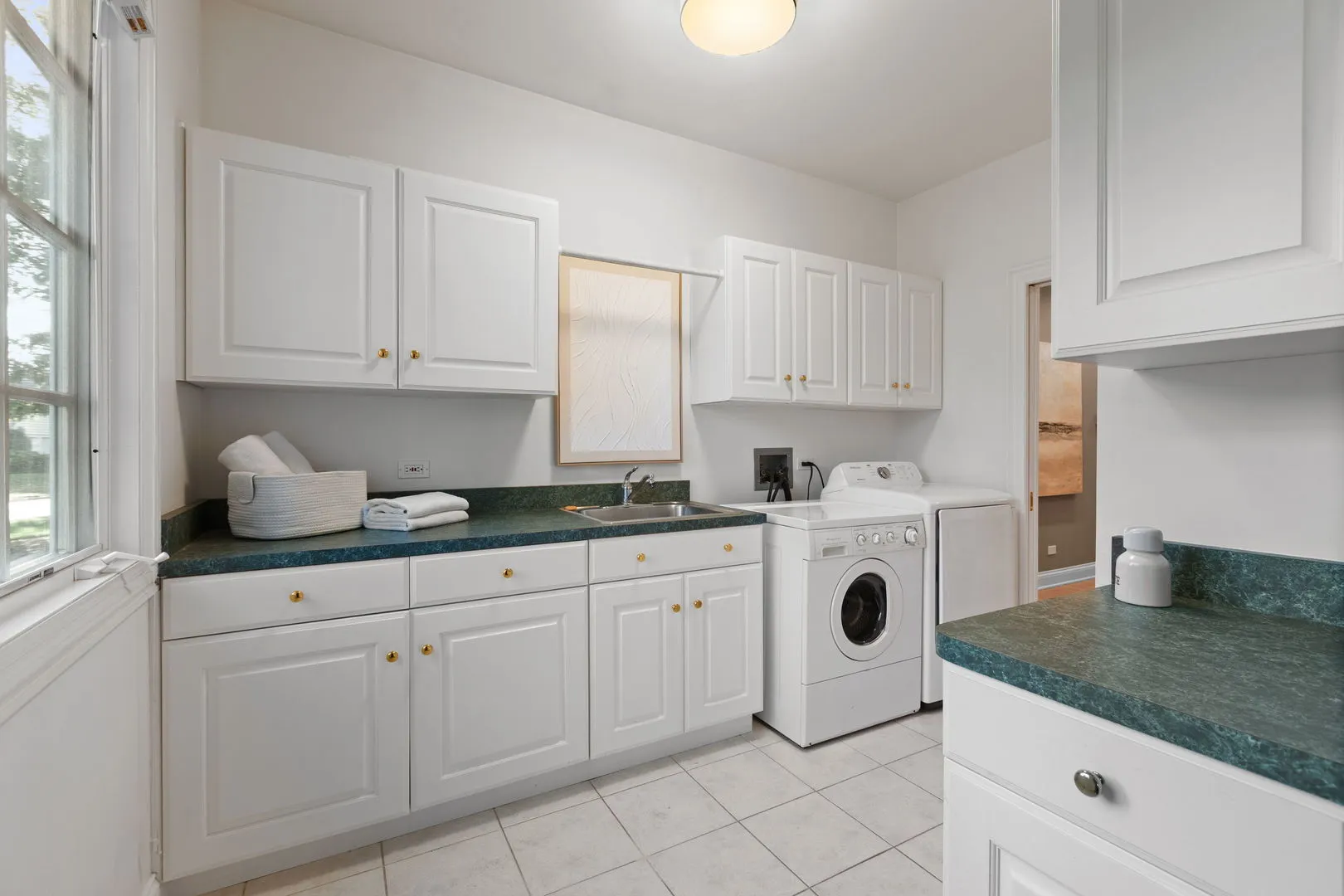 1830 W North Pond Lane IL