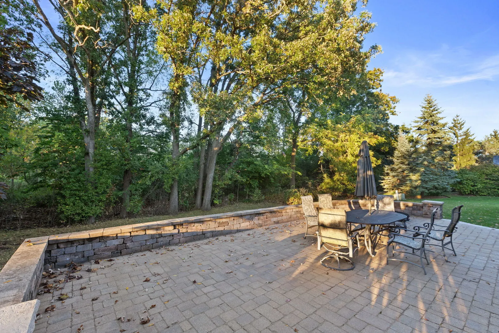 1830 W North Pond Lane IL