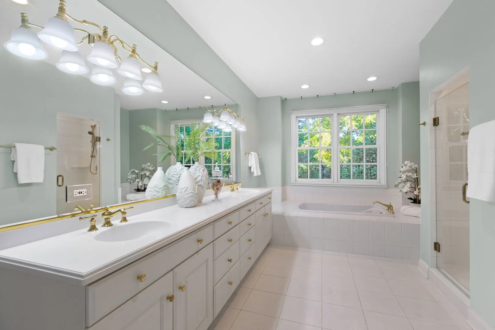 1830 W North Pond Lane IL