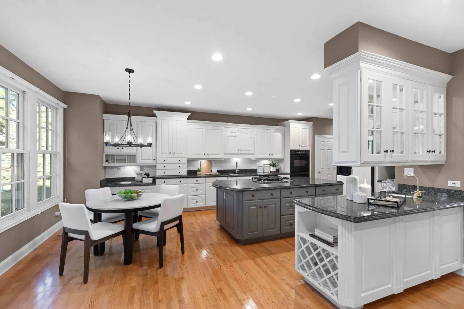 1830 W North Pond Lane IL
