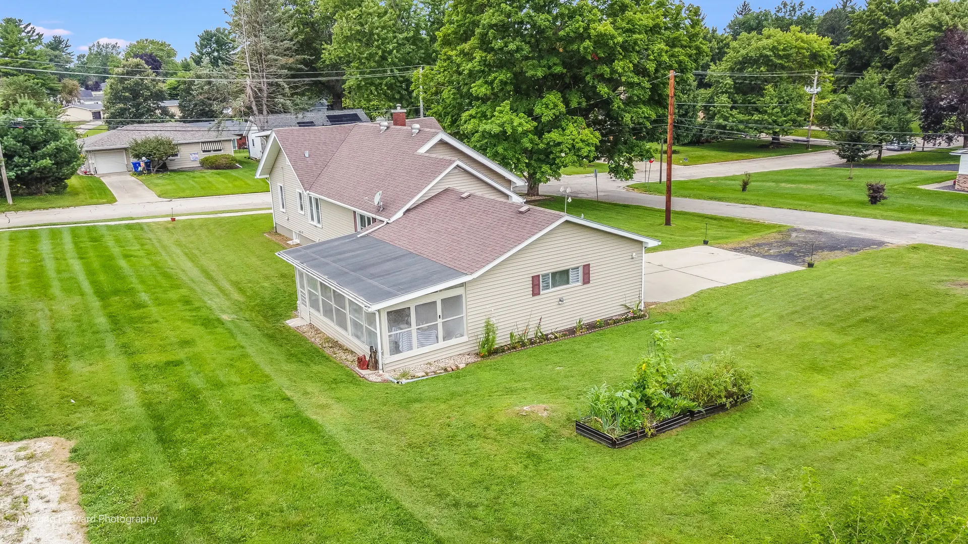 300 Beach Street IL