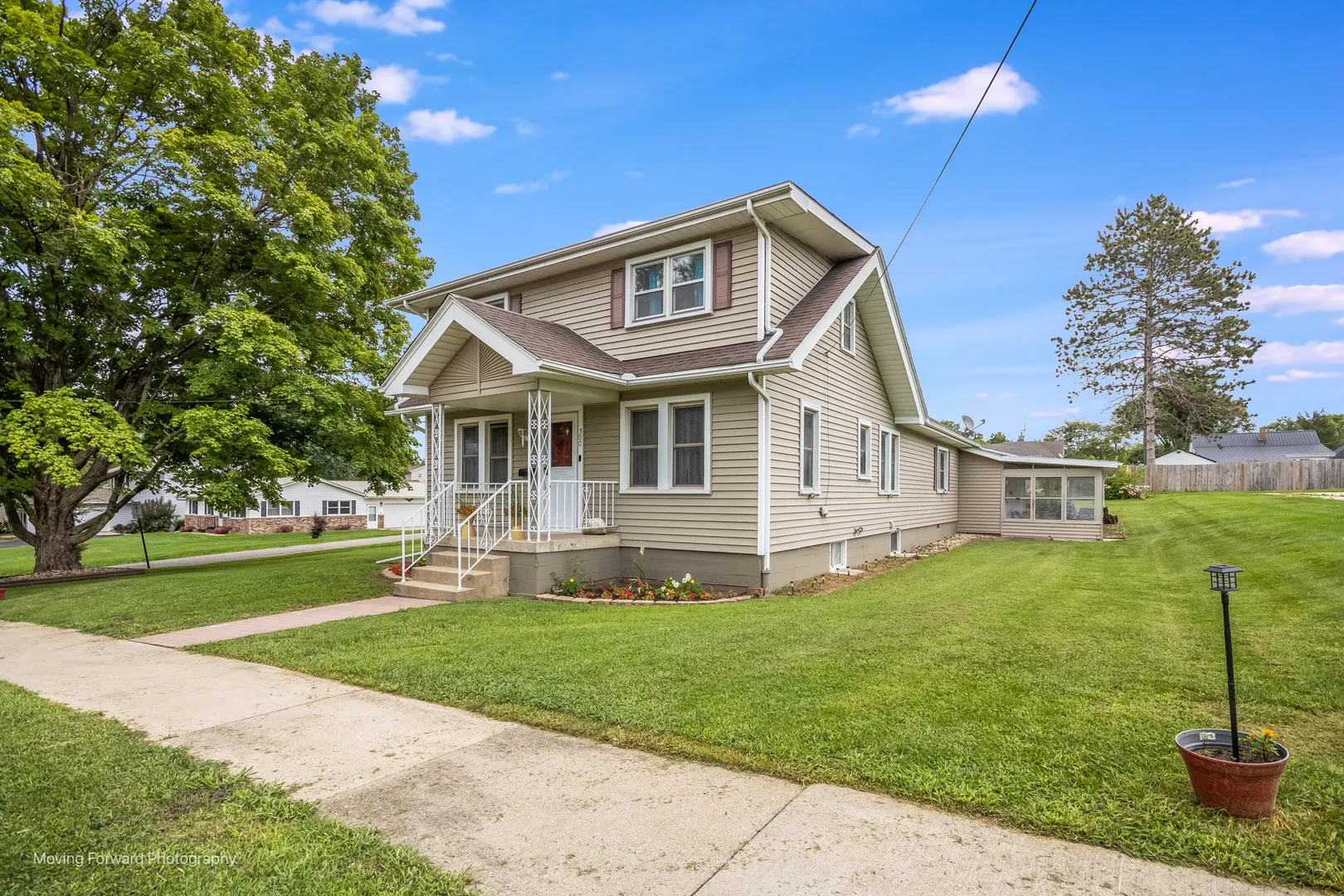 300 Beach Street IL