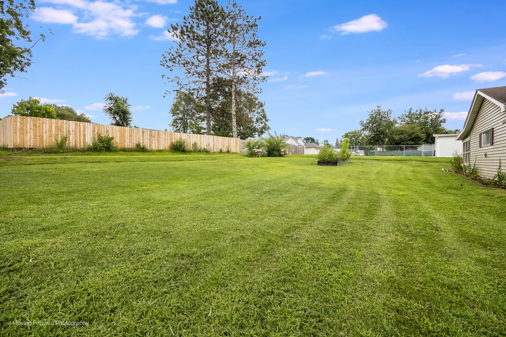 300 Beach Street IL
