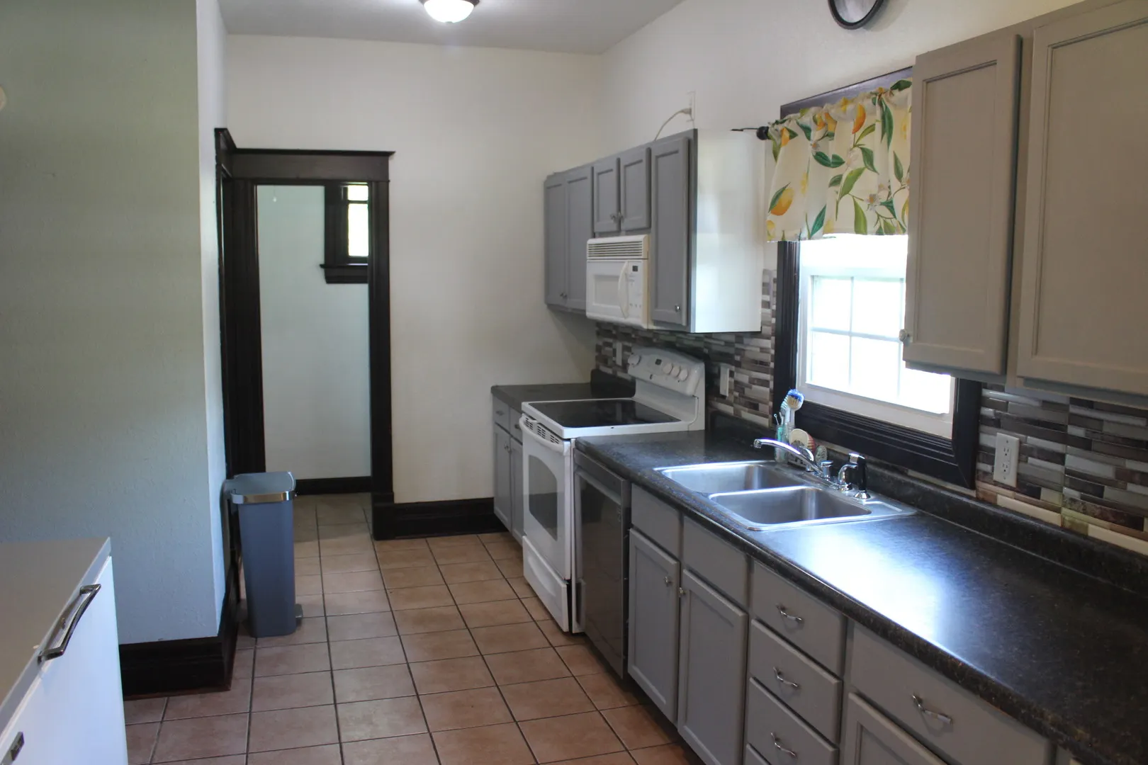 300 W Linden Street IL