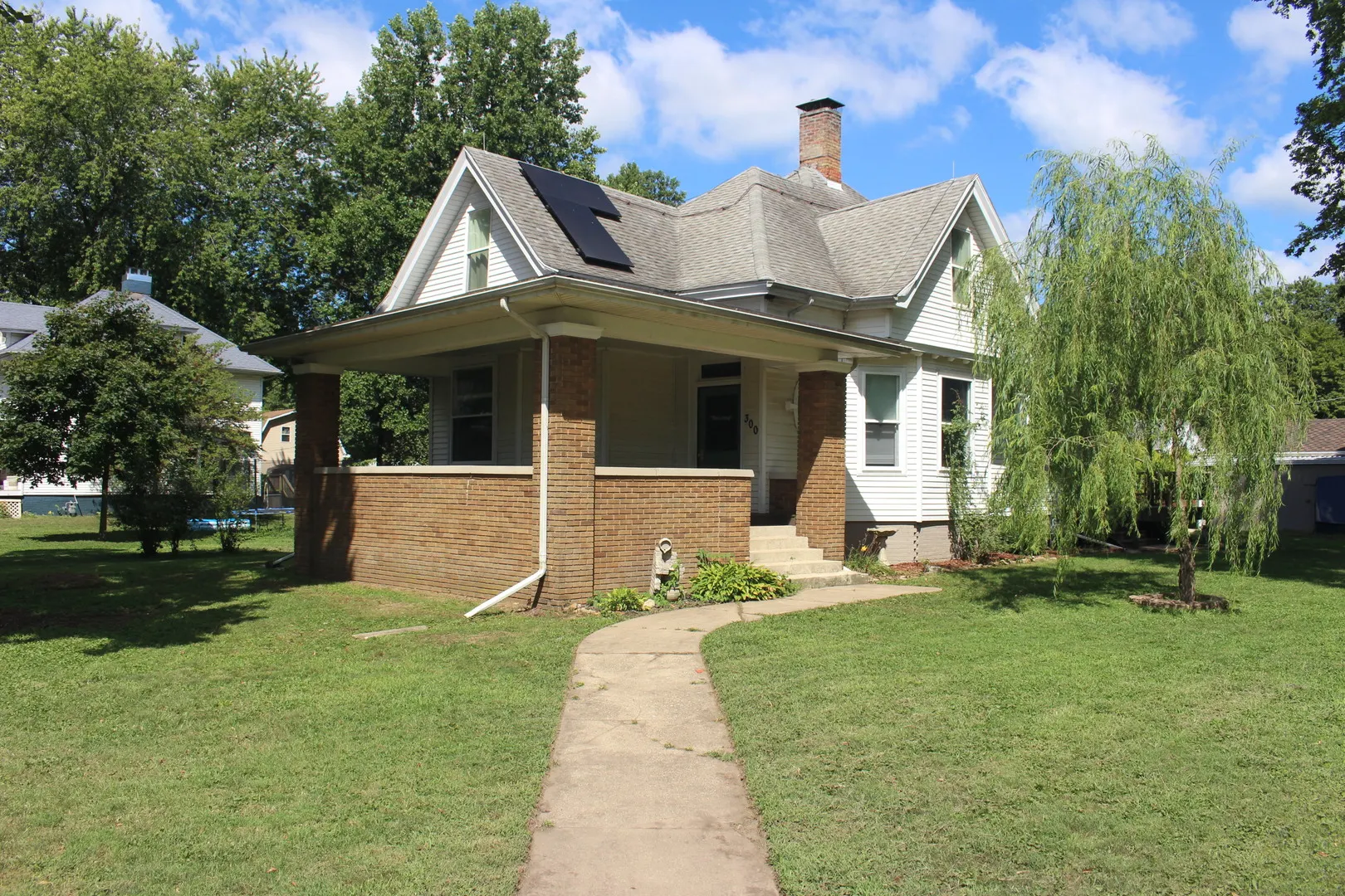 300 W Linden Street IL