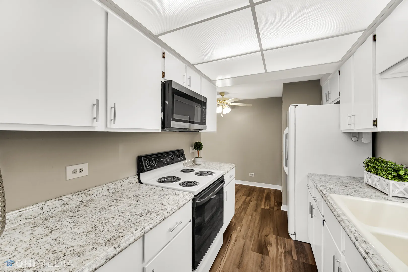 6340 AMERICANA Drive 720 IL