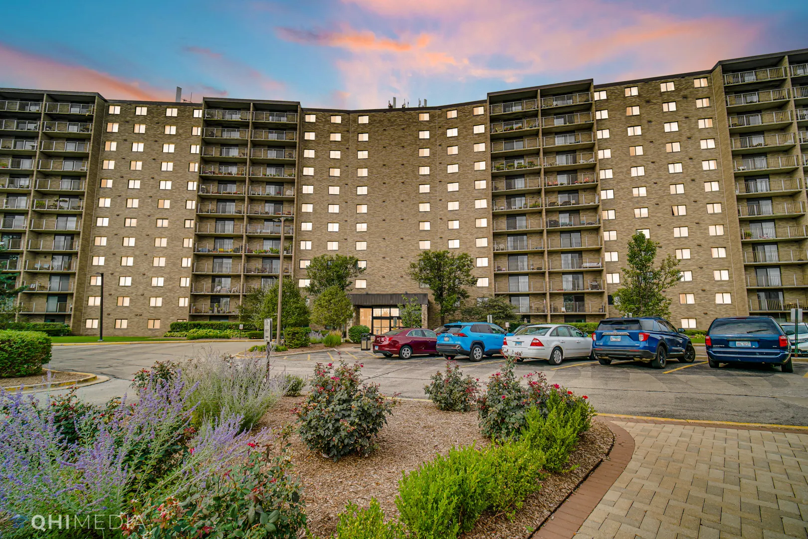 6340 AMERICANA Drive 720 IL