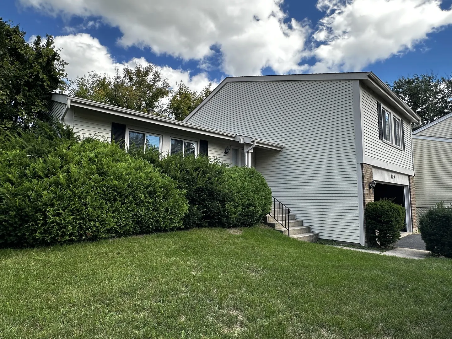 109 Green Meadow Court IL