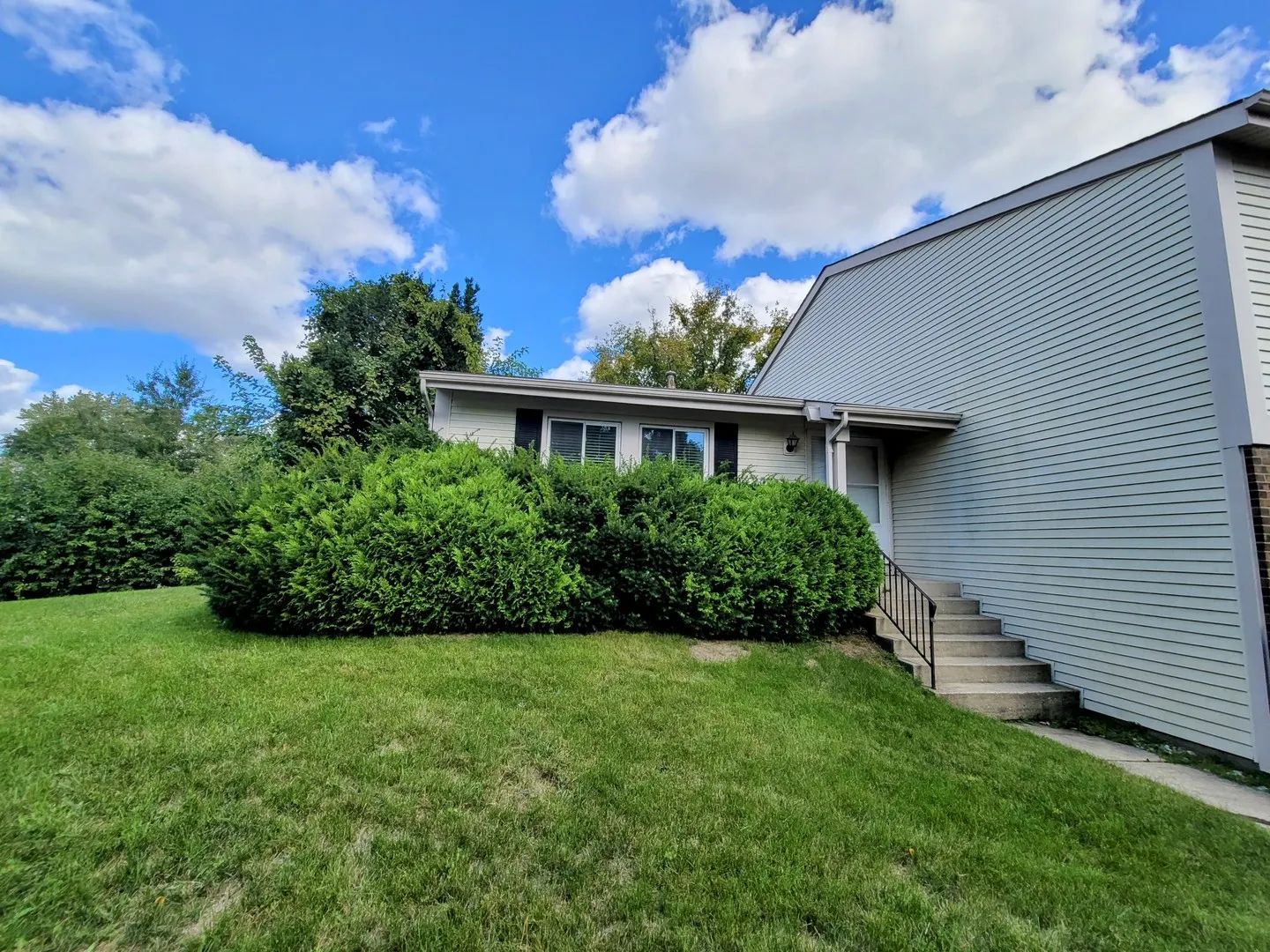 109 Green Meadow Court IL