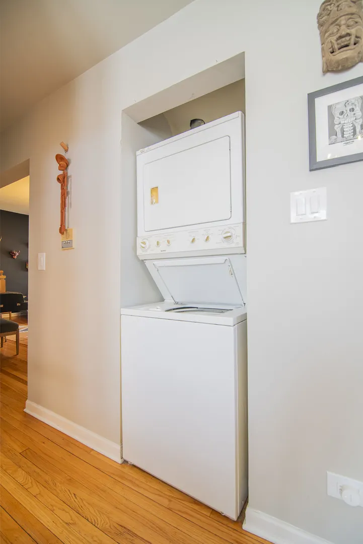 3427 W Shakespeare Avenue 2B IL