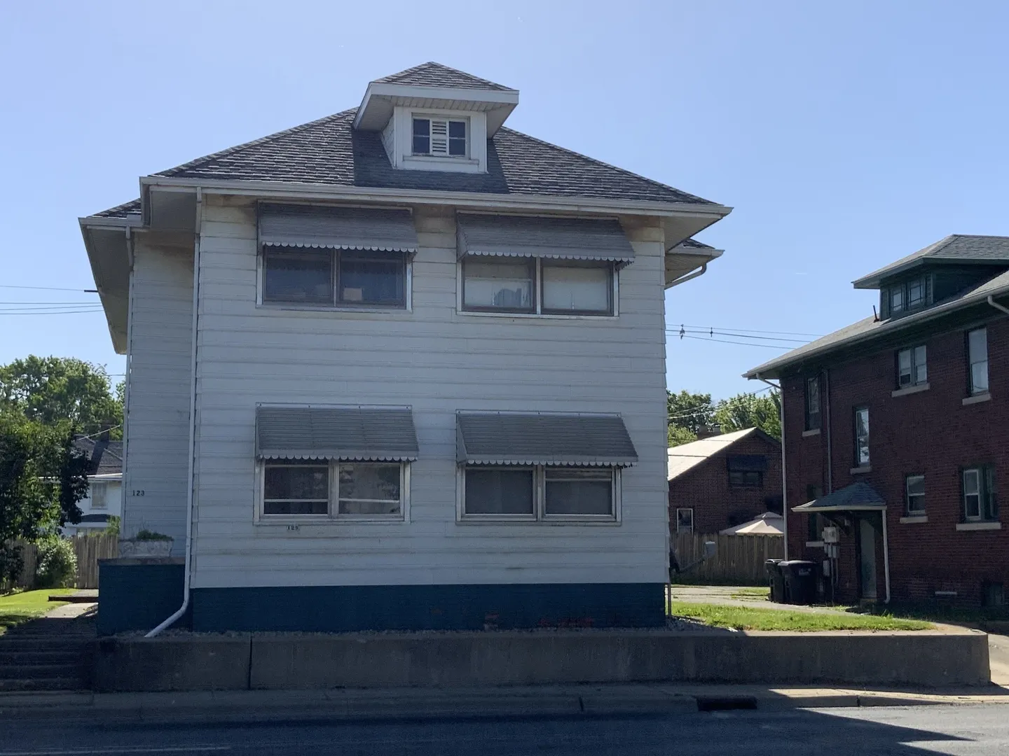 123 N Gilbert Street IL
