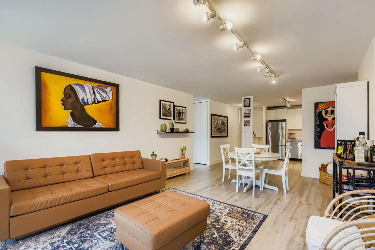 1660 N La Salle Drive 307 IL