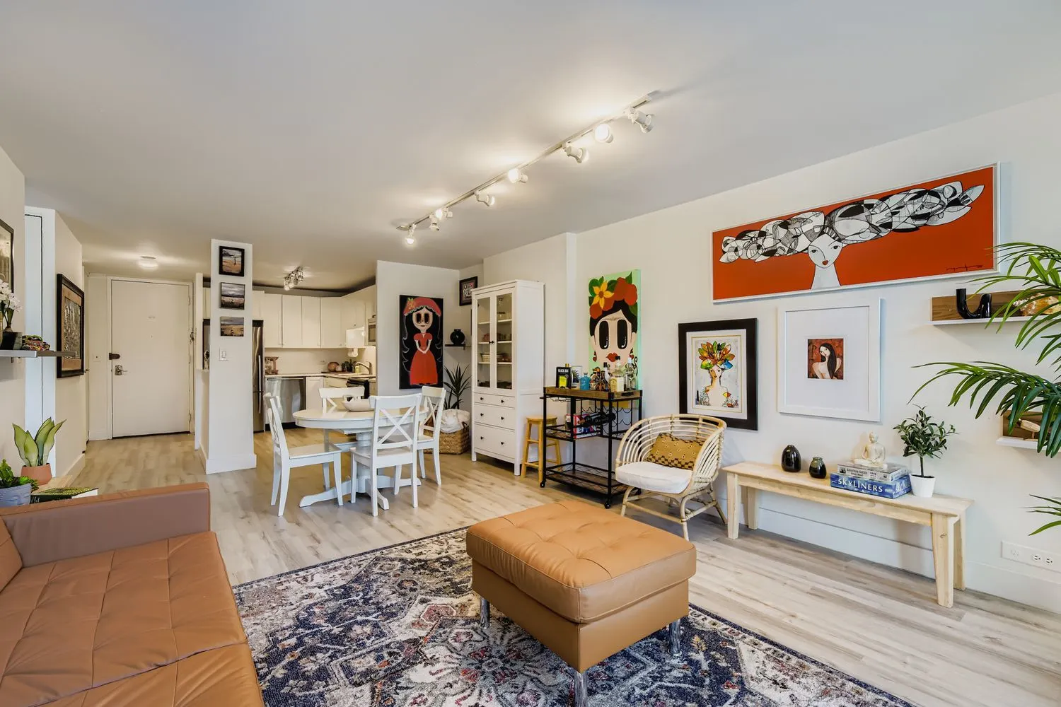 1660 N La Salle Drive 307 IL