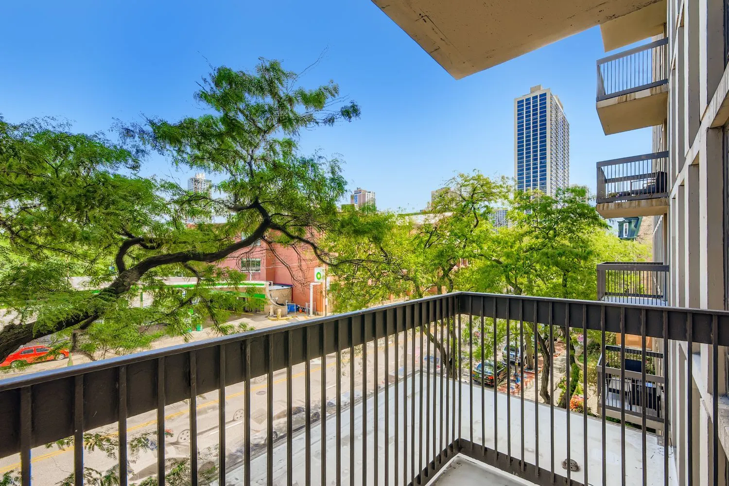 1660 N La Salle Drive 307 IL