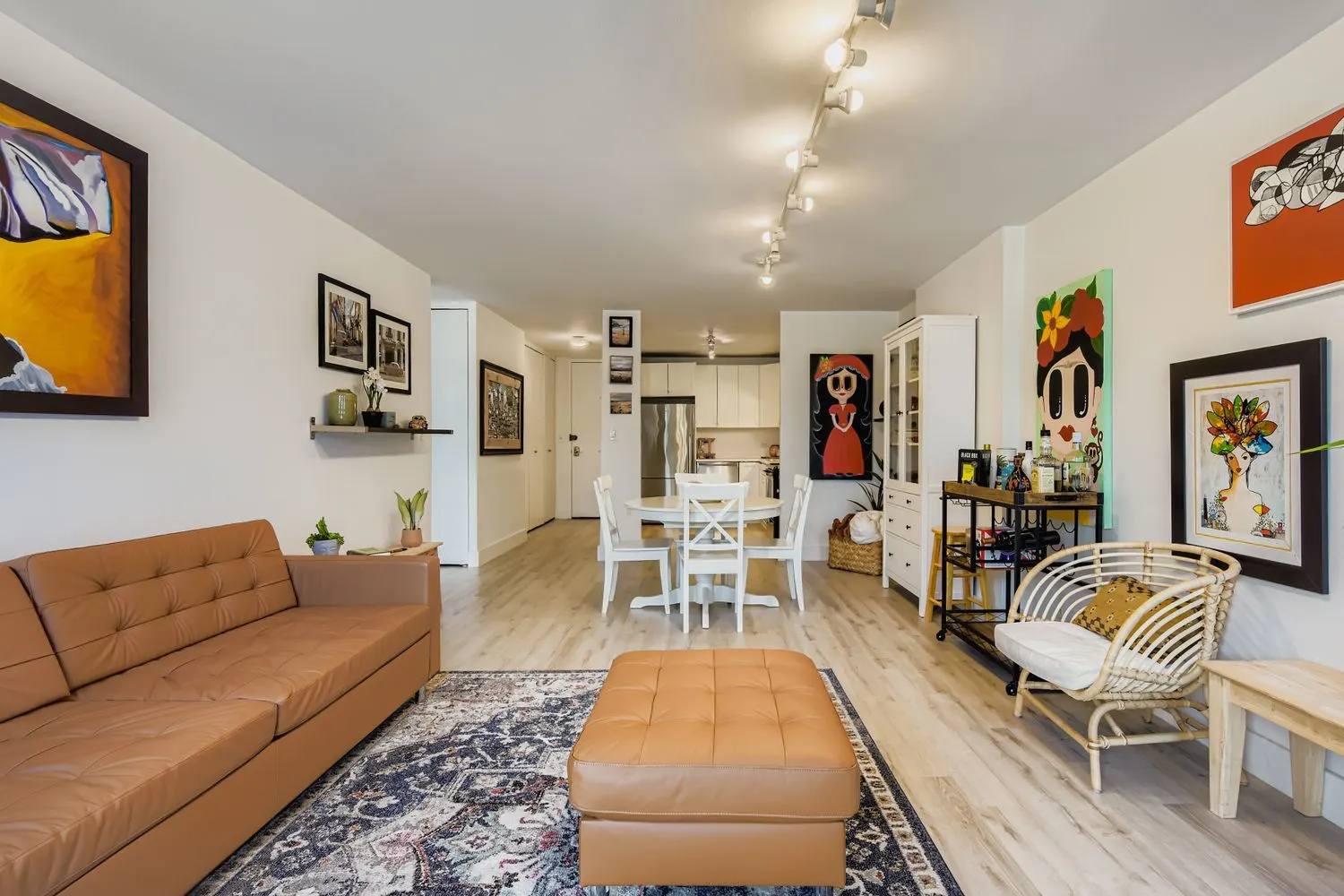 1660 N La Salle Drive 307 IL