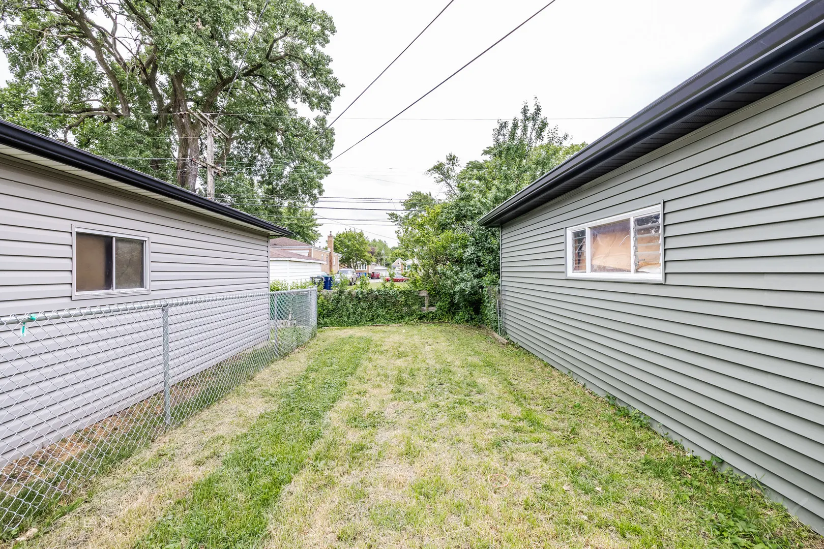 8825 S Richmond Avenue IL