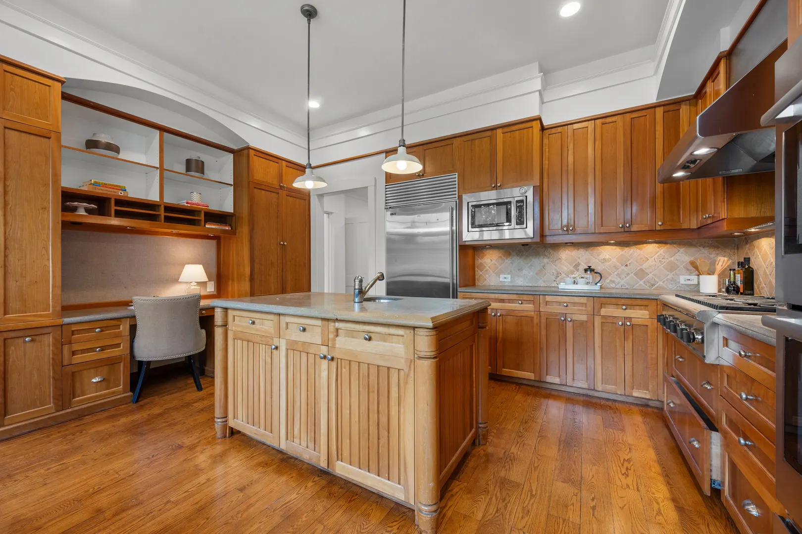 633 Elmwood Avenue IL