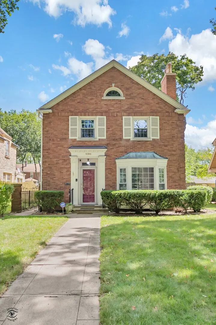 1096 S Wildwood Avenue IL