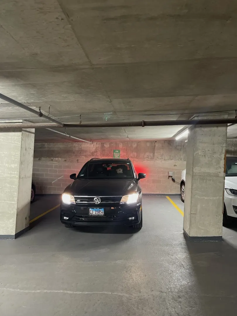 33 W Delaware Place PARKING IL