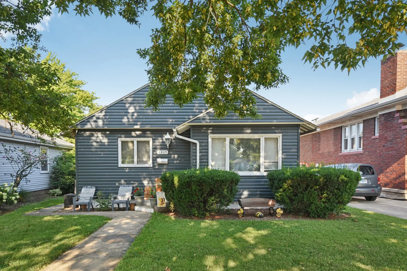 1305 N Raynor Avenue IL